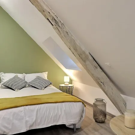 Le Perchoir Jaillant Apartment