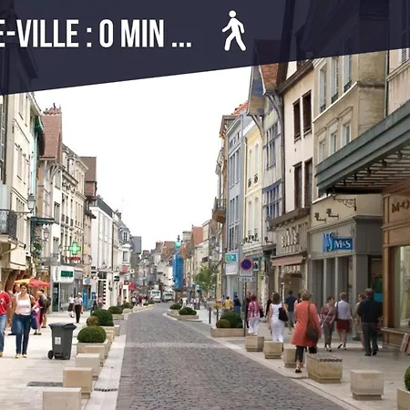 The Perchoir - Rooftop Terrace In * トロワ